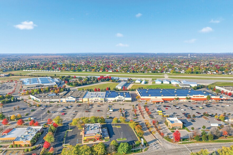 More Photos Of 111 S Weber Rd, Bolingbrook Health Club For Sale