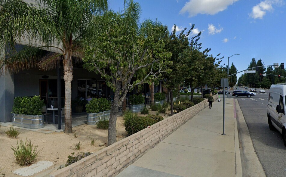 More Photos Of 6201-6203 Topanga Canyon Blvd, Woodland Hills Freestanding For Lease