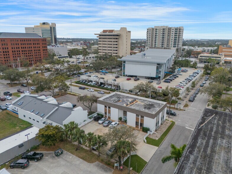 More Photos Of 1717 2nd St, Sarasota Office For Lease