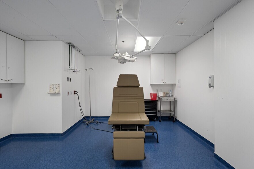 More Photos Of 2802 Pacific Coast Hwy, Torrance Medical For Sale