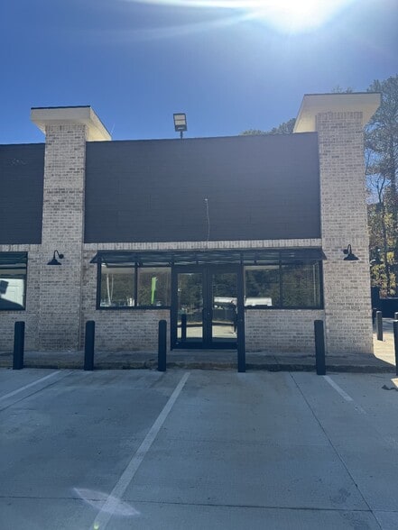 More Photos Of 3843 Glenwood Rd, Decatur Convenience Store For Lease