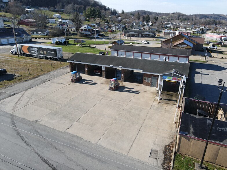 More Photos Of 118 School Dr, Waynesburg Flex For Sale