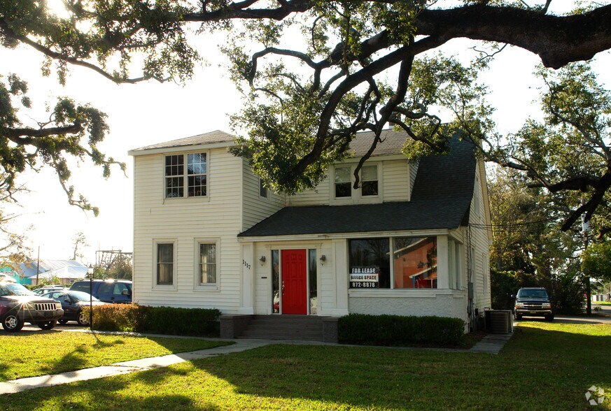Primary Photo Of 1117 Washington Ave, Ocean Springs Medical For Sale