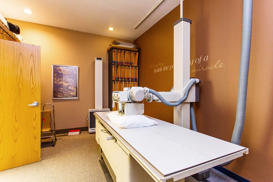 More Photos Of 1263 Bennett Ave, Burley Medical For Lease