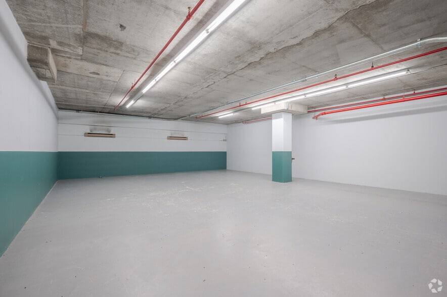 More Photos Of 2233 Argentia Rd, Mississauga Office Residential For Lease