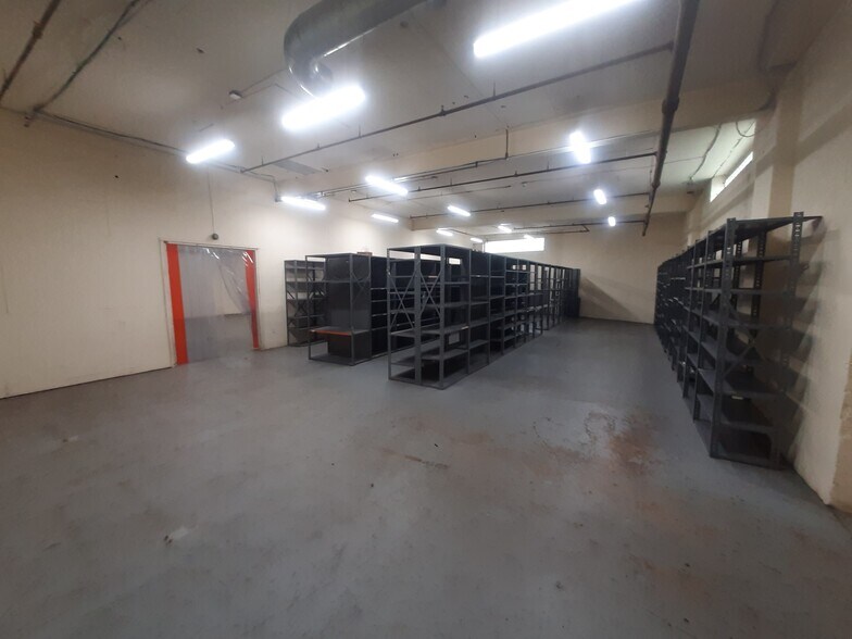 More Photos Of 176 5th Ave, Hawthorne Warehouse For Lease