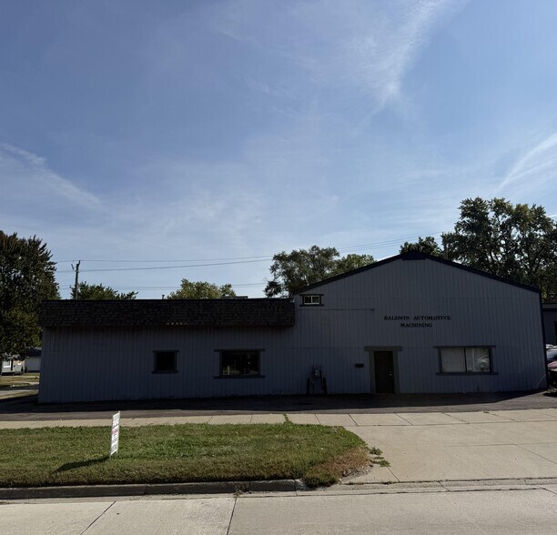 More Photos Of 1570 Baldwin Ave, Pontiac Auto Repair For Sale