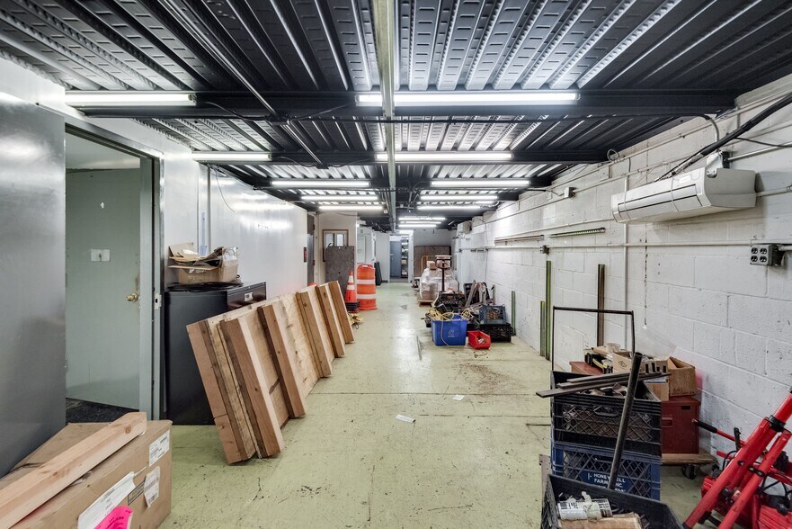 More Photos Of 39 Dobbin St, Brooklyn Warehouse For Sale