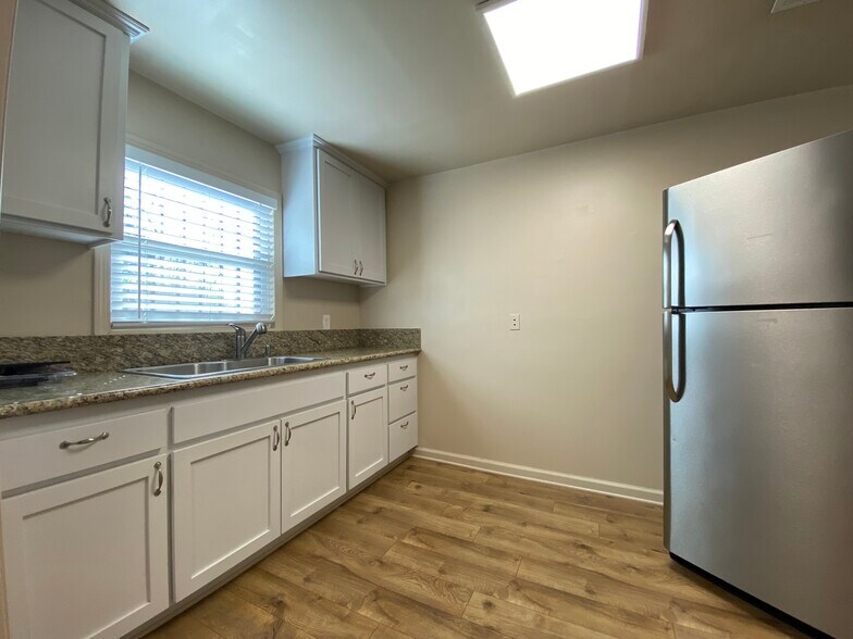 More Photos Of 525 W Kettleman Ln, Lodi Office For Lease