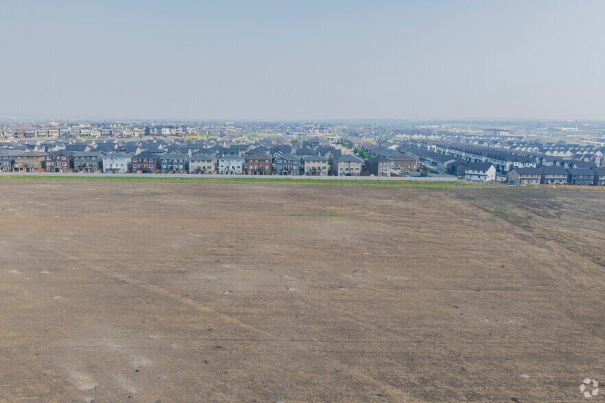 More Photos Of 4294 8 St SW, Airdrie Unknown For Lease