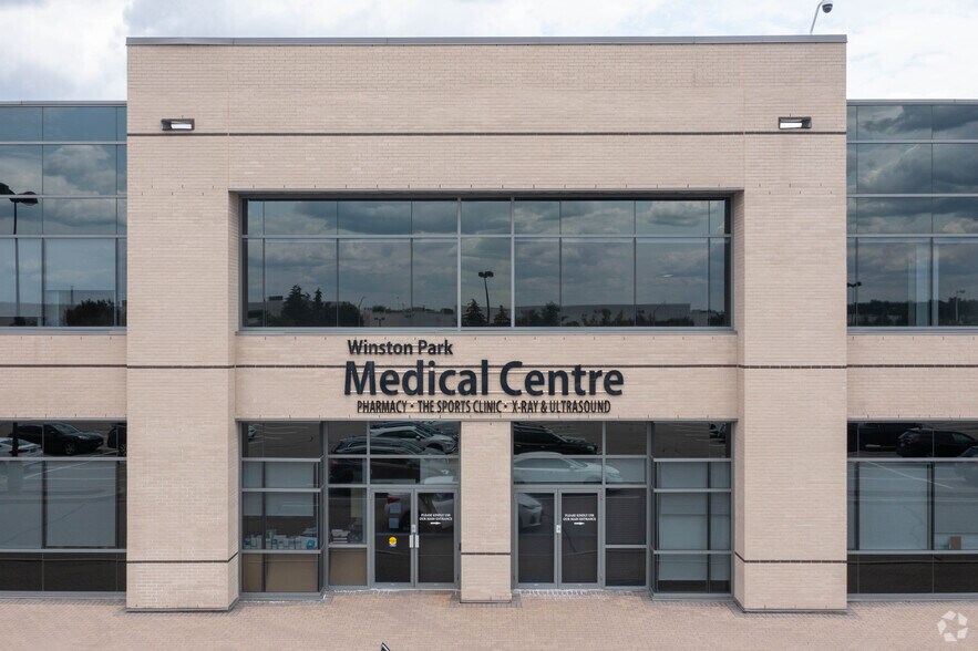 More Photos Of 2315 Bristol Cir, Oakville Office For Lease