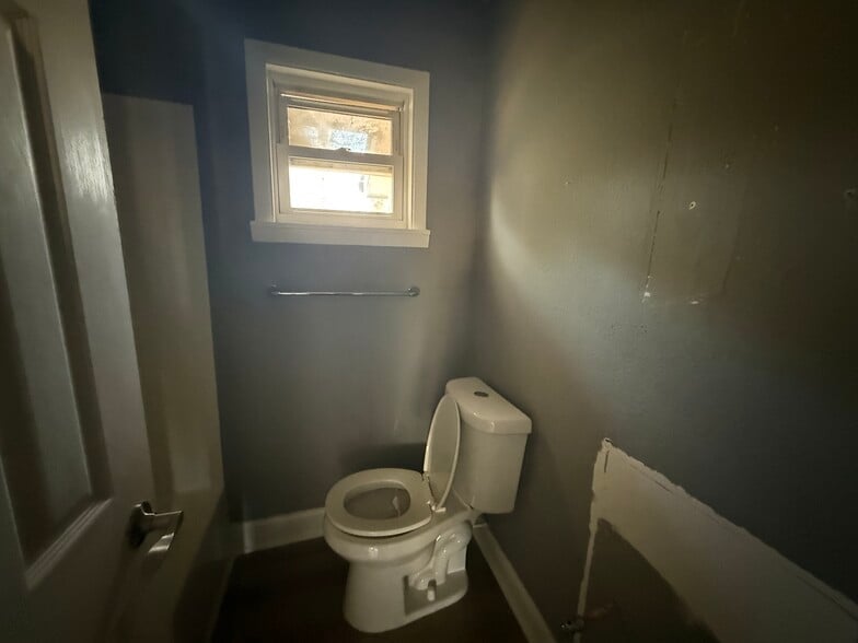 More Photos Of 2427 Carmine St, Charlotte Multifamily For Sale