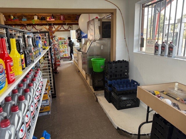 More Photos Of 58581 371, Anza Auto Repair For Sale