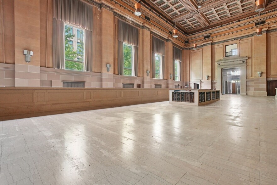 More Photos Of 167 S High St, Columbus Office For Sale