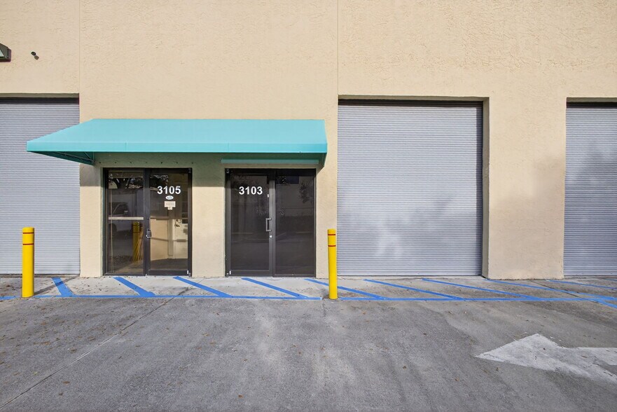 More Photos Of 3097-3117 SE Gran Park Way, Stuart Light Manufacturing For Sale