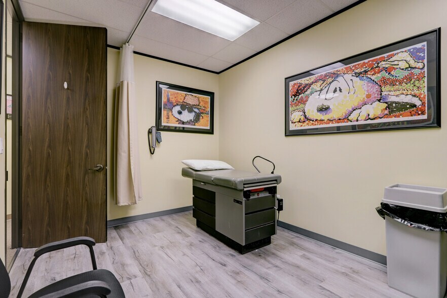 More Photos Of 19701 Kingwood Dr, Kingwood Medical For Sale
