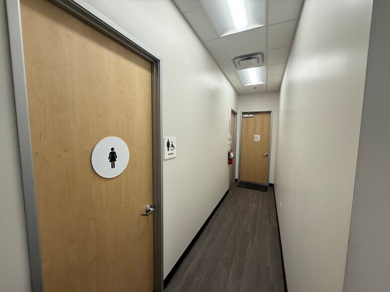 More Photos Of 404 N Berry St, Brea Warehouse For Lease