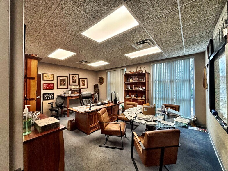 More Photos Of 6400 Peake Rd, Macon-Bibb Office For Sale