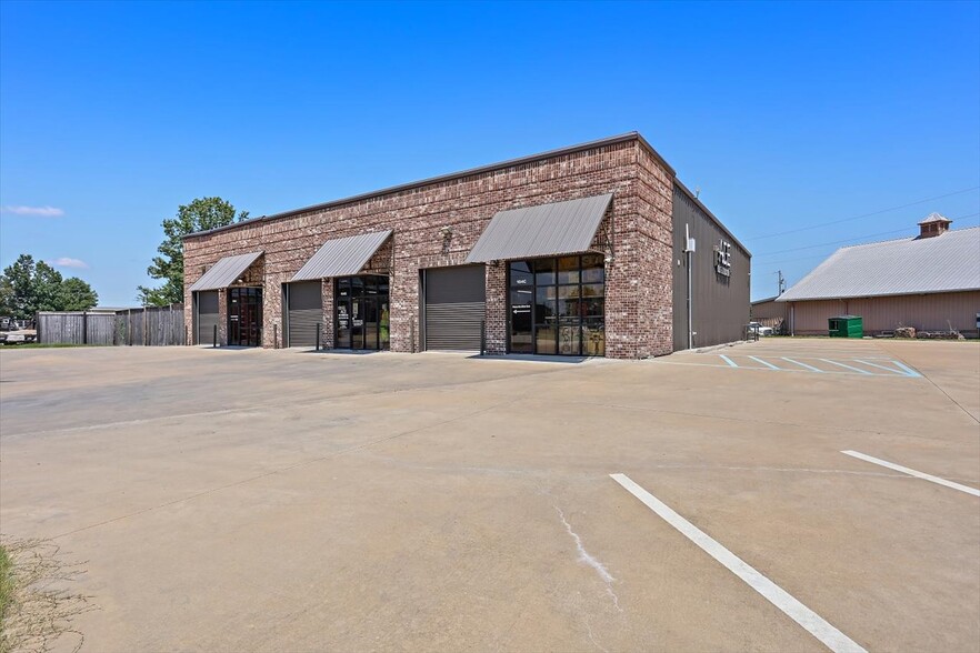 Primary Photo Of 104 Hazelton Cv, Gluckstadt Light Distribution For Lease