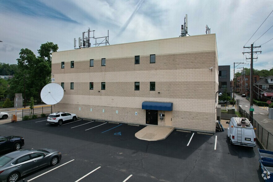 Primary Photo Of 4736 Penn Ave, Pittsburgh Office For Lease