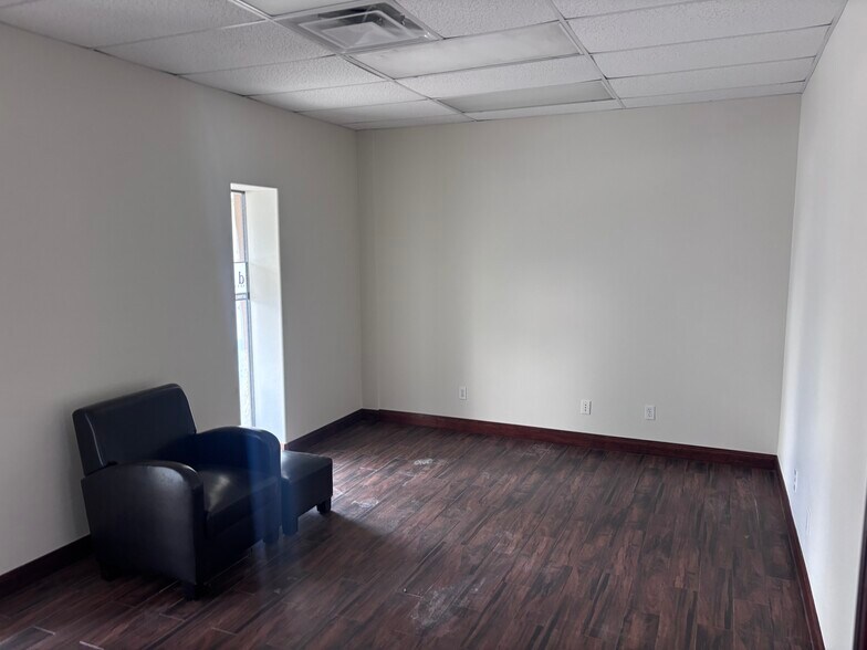 More Photos Of 10450 Cossey Rd, Houston Industrial For Sale