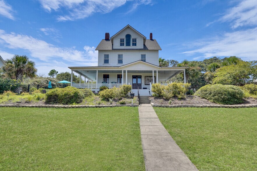 More Photos Of 21 Officers Row, Tybee Island Hospitality For Sale