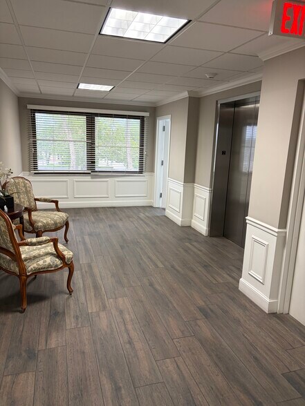 More Photos Of 3601 SE Ocean Blvd, Stuart Office For Lease