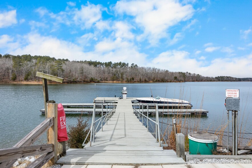 More Photos Of 1155 Marina Rd, Elberton Marina For Sale