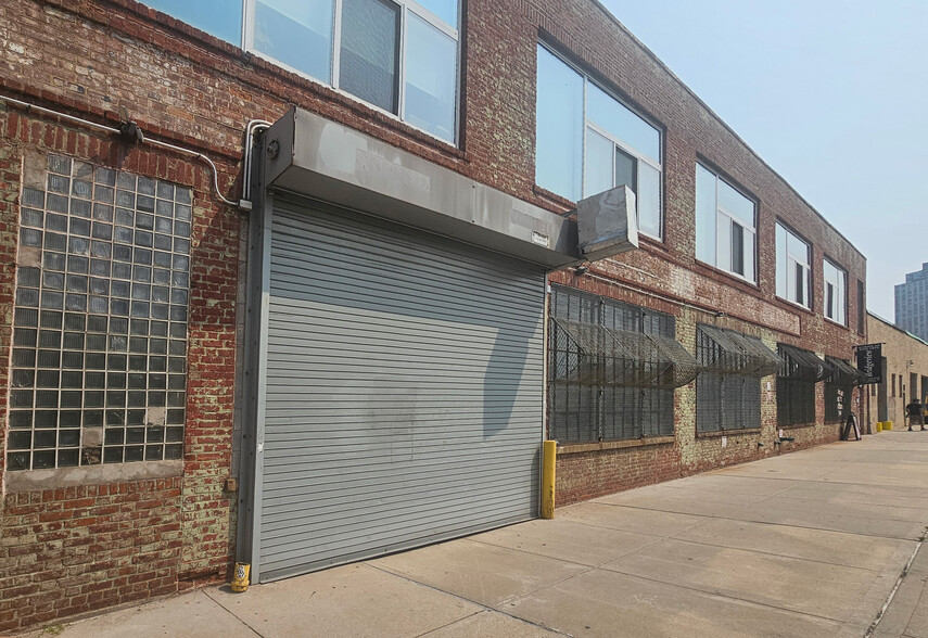 Primary Photo Of 5-17 46th Rd, Long Island City Warehouse For Lease