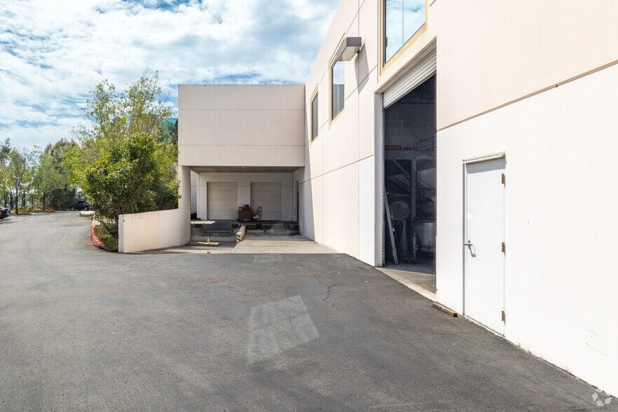 More Photos Of 3235 Executive Ridge, Vista Manufacturing For Sale