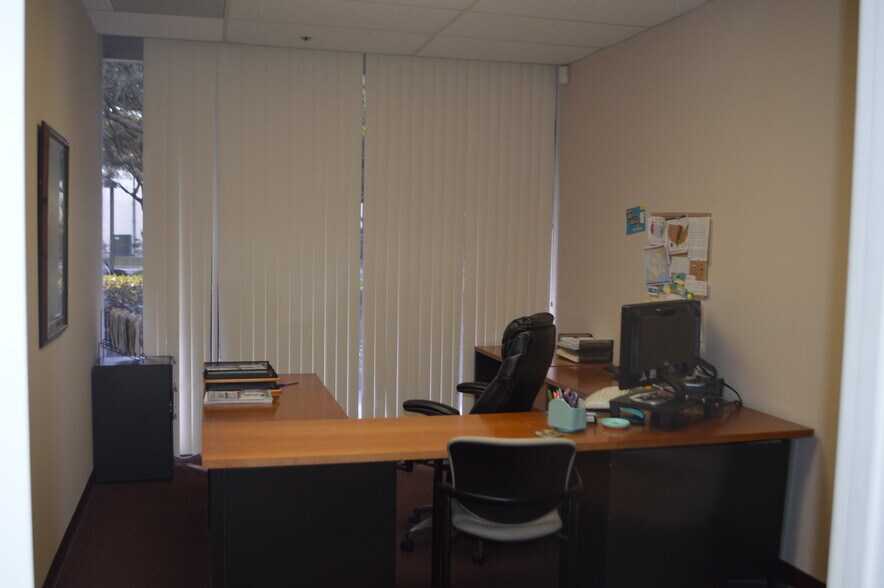 More Photos Of 6000 Park of Commerce Blvd, Boca Raton Distribution For Lease