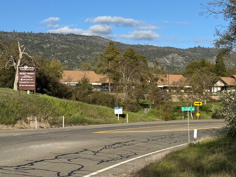 More Photos Of 31975-31985 Lodge Rd, Auberry Medical For Lease