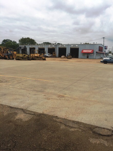 More Photos Of 246-248 N Pearson Rd, Jackson Warehouse For Lease