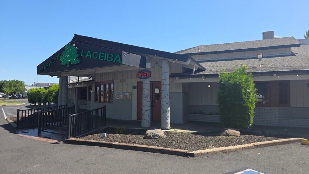 More Photos Of 1300 McHenry Ave, Modesto Restaurant For Sale