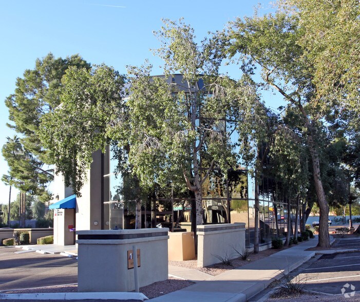 More Photos Of 6840 E Indian School Rd, Scottsdale General Retail For Lease