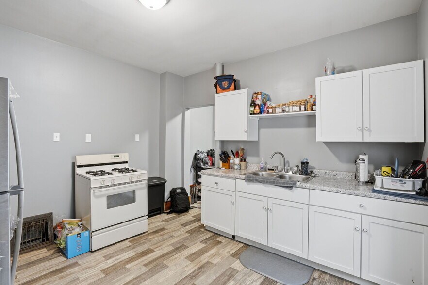 More Photos Of 1415 18th Ave, East Moline Multifamily For Sale