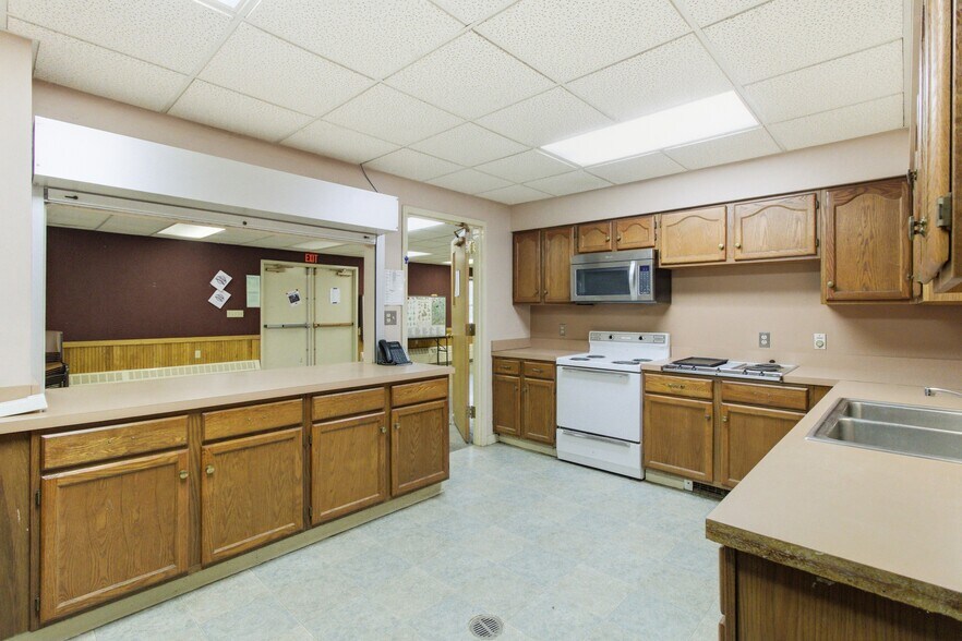 More Photos Of 89 Nolan Rd, Penfield General Retail For Sale