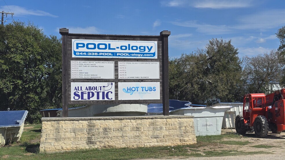 More Photos Of 4631 W US Highway 190, Belton Warehouse For Lease