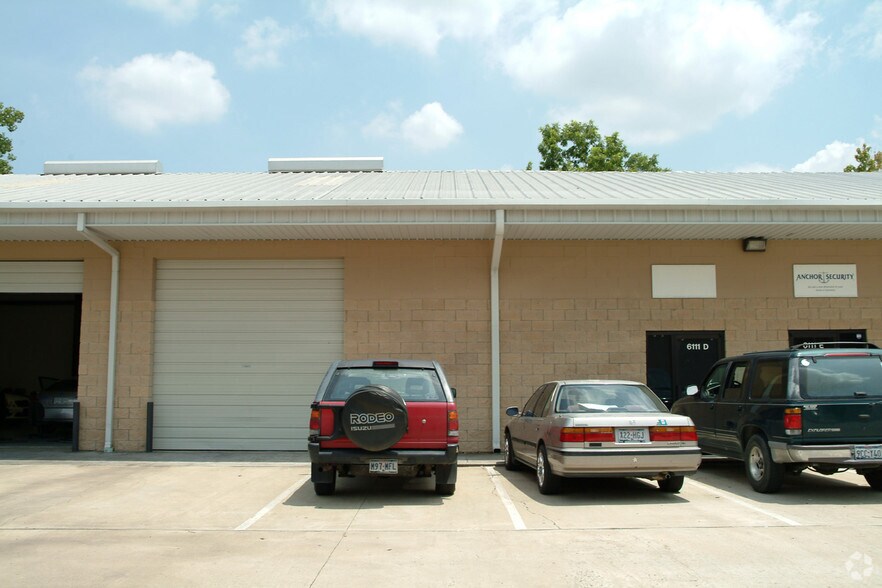 More Photos Of 6111 Milwee St, Houston Unknown For Lease