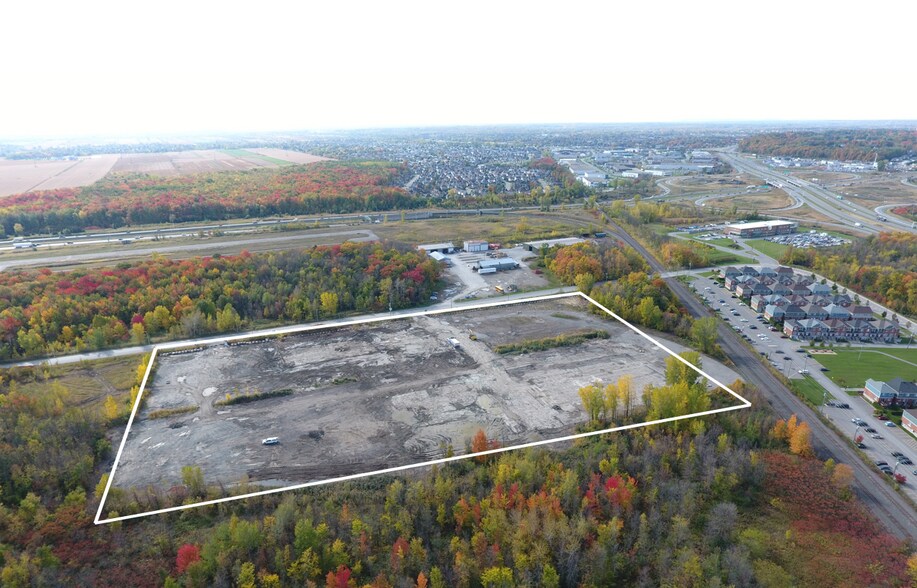 More Photos Of 3200 Av De La Gare, Mascouche Land For Lease
