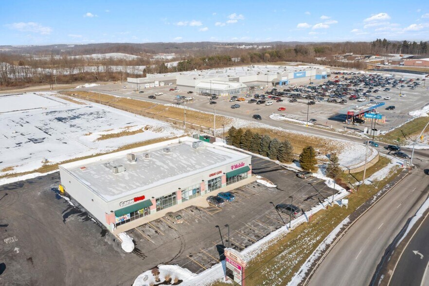 More Photos Of 704-720 Harry Sauner Rd, Hillsboro General Retail For Lease
