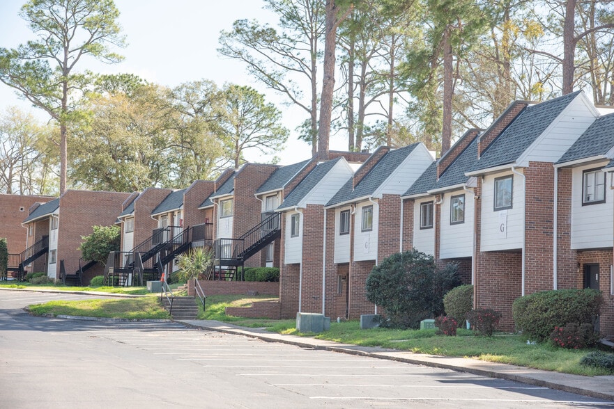 More Photos Of 2731 S Blair Stone Rd, Tallahassee Apartments For Sale