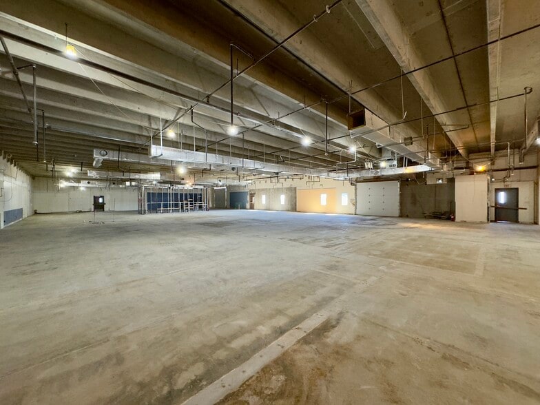 More Photos Of 118 Evelyn St, Cheyenne Warehouse For Lease