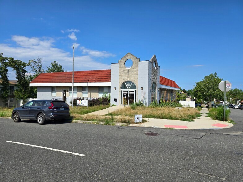 More Photos Of 80 Woodrow Rd, Staten Island Daycare Center For Lease