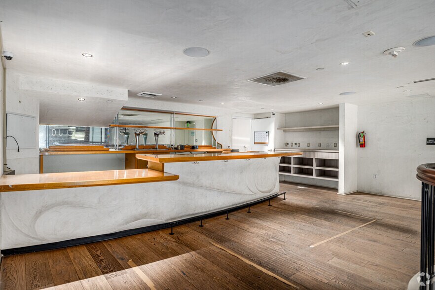 More Photos Of 701 W 7th St, Los Angeles Apartments For Lease