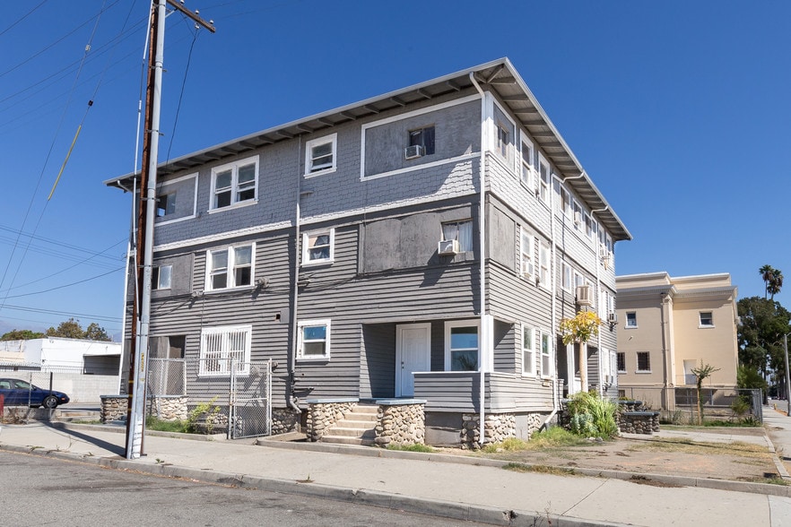 More Photos Of 285 W Center St, Pomona Apartments For Sale