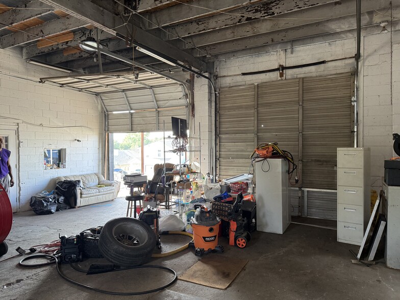 More Photos Of 5705 Wellesley Ave, Fort Worth Freestanding For Sale