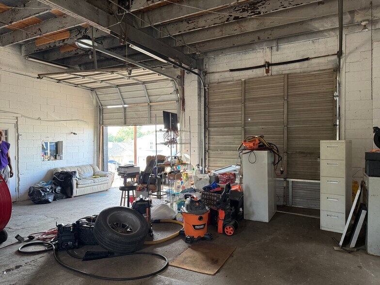 More Photos Of 5705 Wellesley Ave, Fort Worth Freestanding For Sale