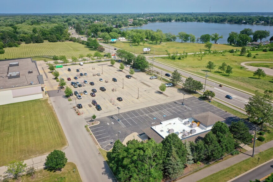 More Photos Of 1440 Grand Ave, Lindenhurst Restaurant For Sale