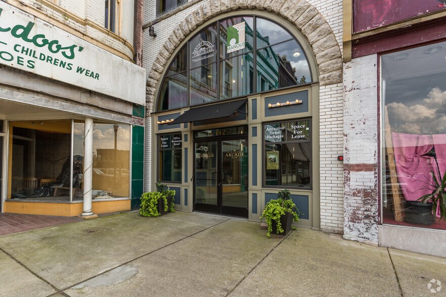 More Photos Of 142 Public Sq, Lebanon Office For Lease